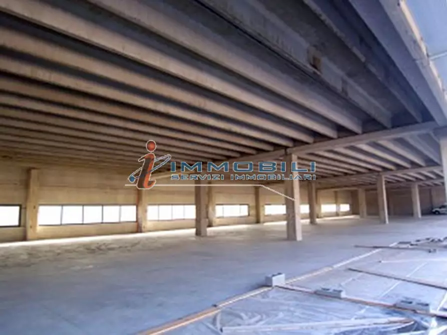 Immagine 3 di Laboratorio in vendita  in VIA COPERNICO a Settimo Milanese