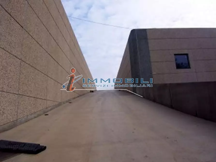 Immagine 7 di Laboratorio in vendita  in VIA COPERNICO a Settimo Milanese