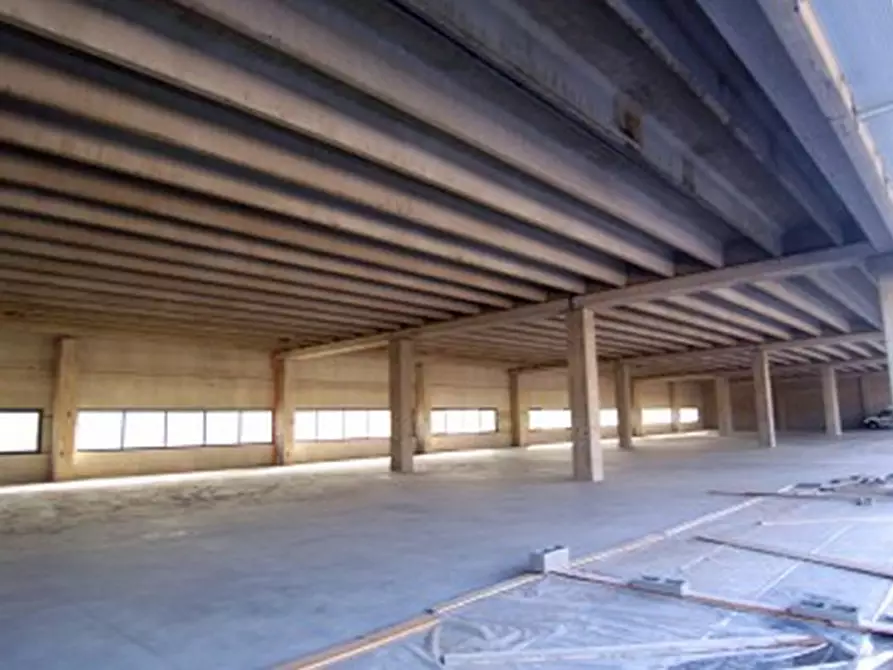 Immagine 3 di Magazzino in vendita  in VIA COPERNICO a Settimo Milanese