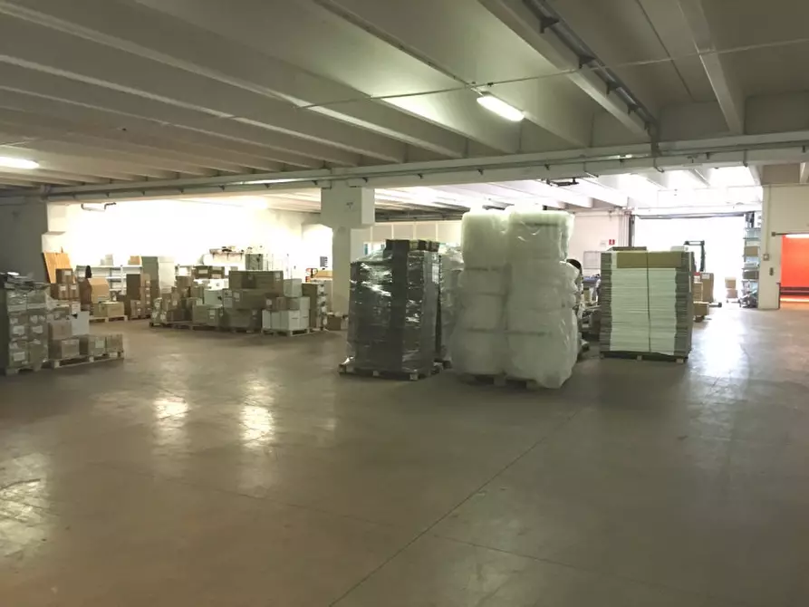 Immagine 8 di Laboratorio in vendita  in VIA ITALIA a Gessate