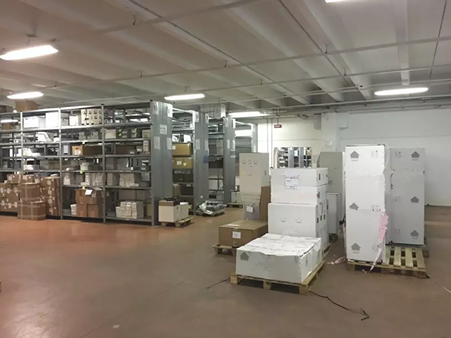 Immagine 10 di Magazzino in vendita  in VIA ITALIA a Gessate