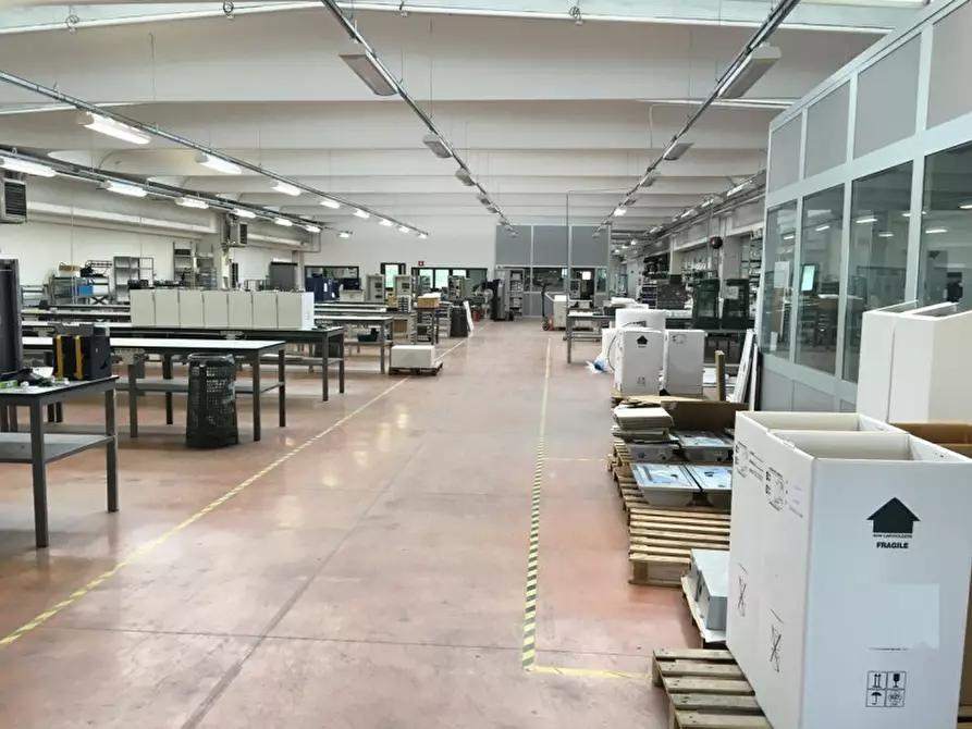 Immagine 12 di Magazzino in vendita  in VIA ITALIA a Gessate