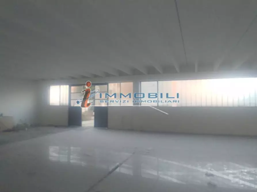 Immagine 5 di Attività commerciale in affitto  in VIA ARCHIMEDE a Settimo Milanese