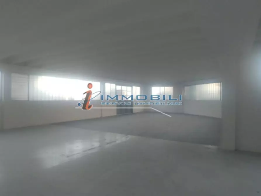 Immagine 6 di Attività commerciale in affitto  in VIA ARCHIMEDE a Settimo Milanese