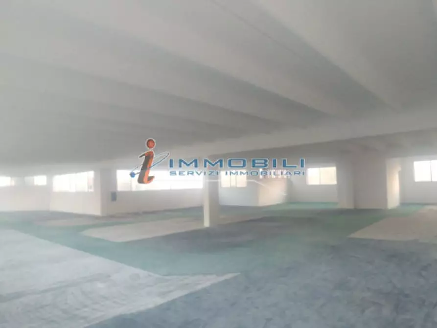 Immagine 8 di Attività commerciale in affitto  in VIA ARCHIMEDE a Settimo Milanese