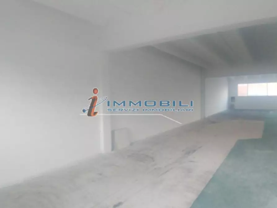 Immagine 14 di Attività commerciale in affitto  in VIA ARCHIMEDE a Settimo Milanese