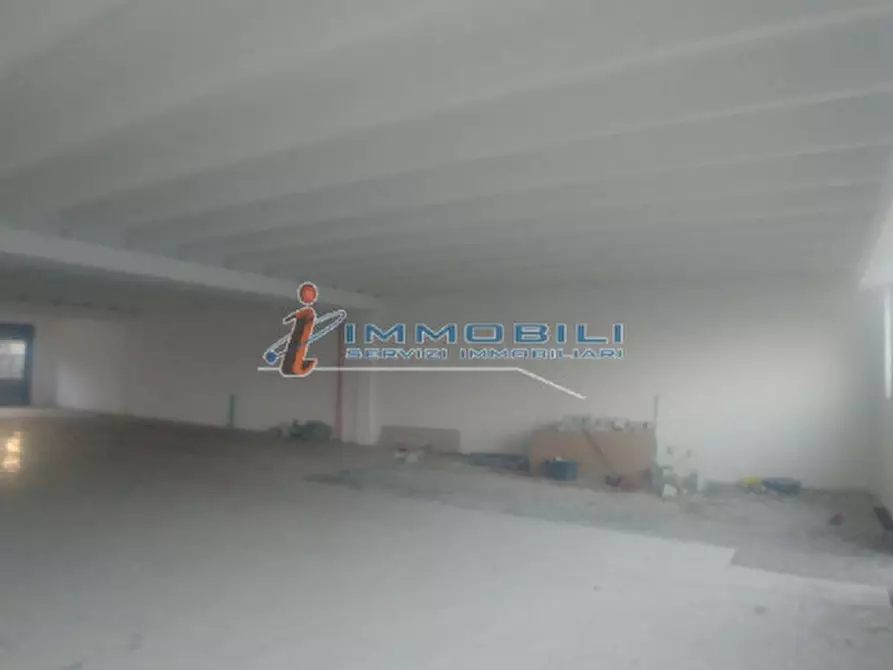 Immagine 21 di Attività commerciale in affitto  in VIA ARCHIMEDE a Settimo Milanese