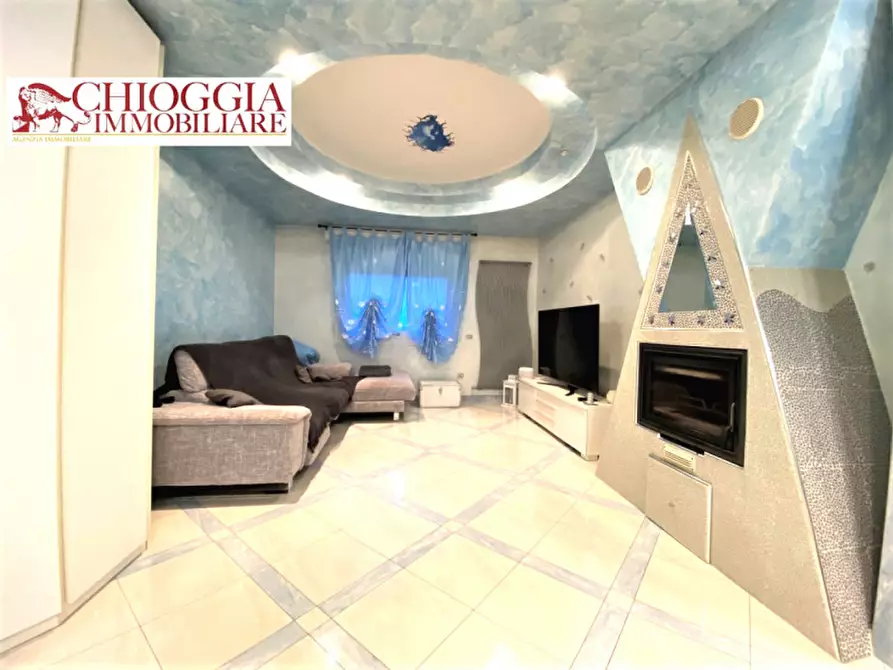 Immagine 1 di Appartamento in vendita  in Via Repubblica a Chioggia