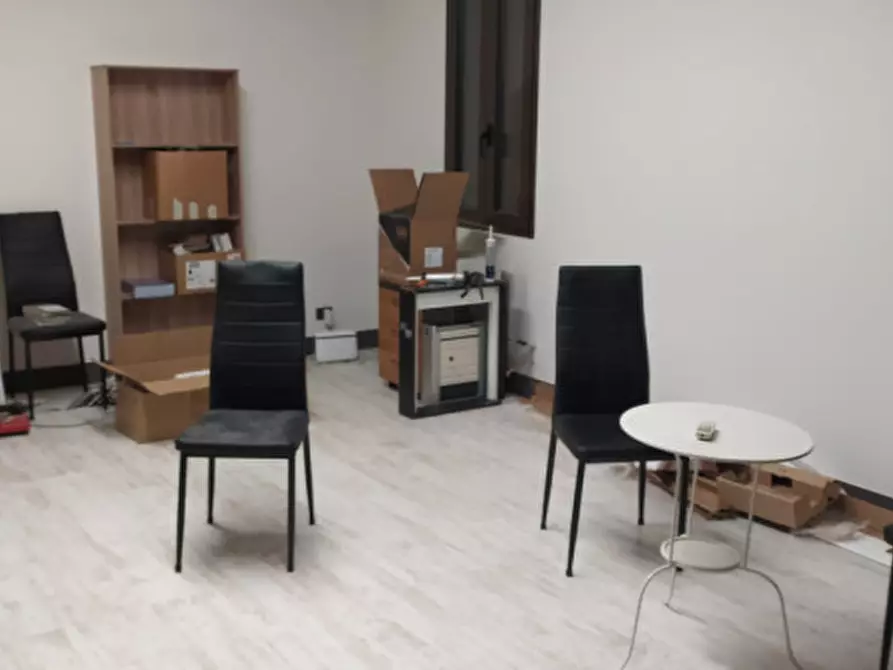 Immagine 2 di Negozio in affitto  in via g. galilei a Albignasego