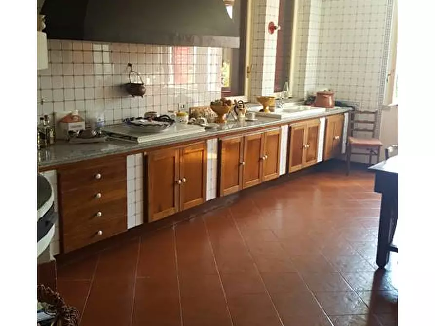 Immagine 15 di Villa in vendita  in Contrada Fiocche a Eboli
