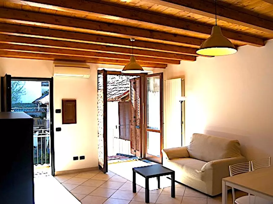 Immagine 5 di Appartamento in vendita  in via Madonna della Bozzola n° 11 a Garlasco