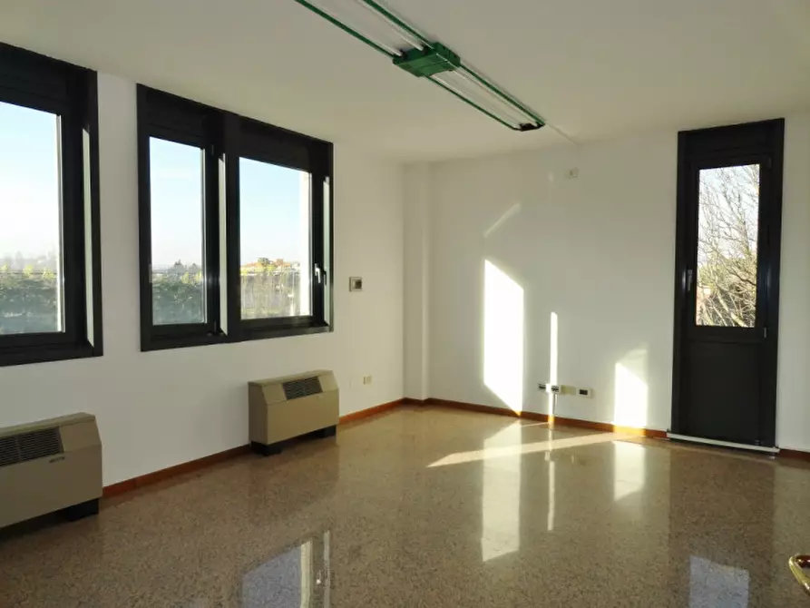 Immagine 3 di Ufficio in affitto  in Strada di Cà Balbi a Vicenza