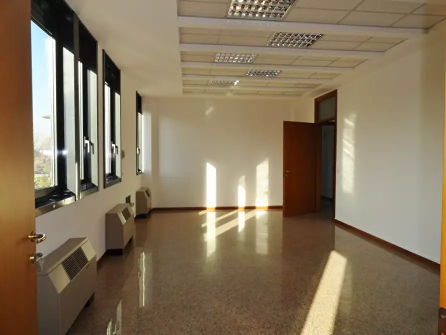 Immagine 4 di Ufficio in affitto  in Strada di Cà Balbi a Vicenza