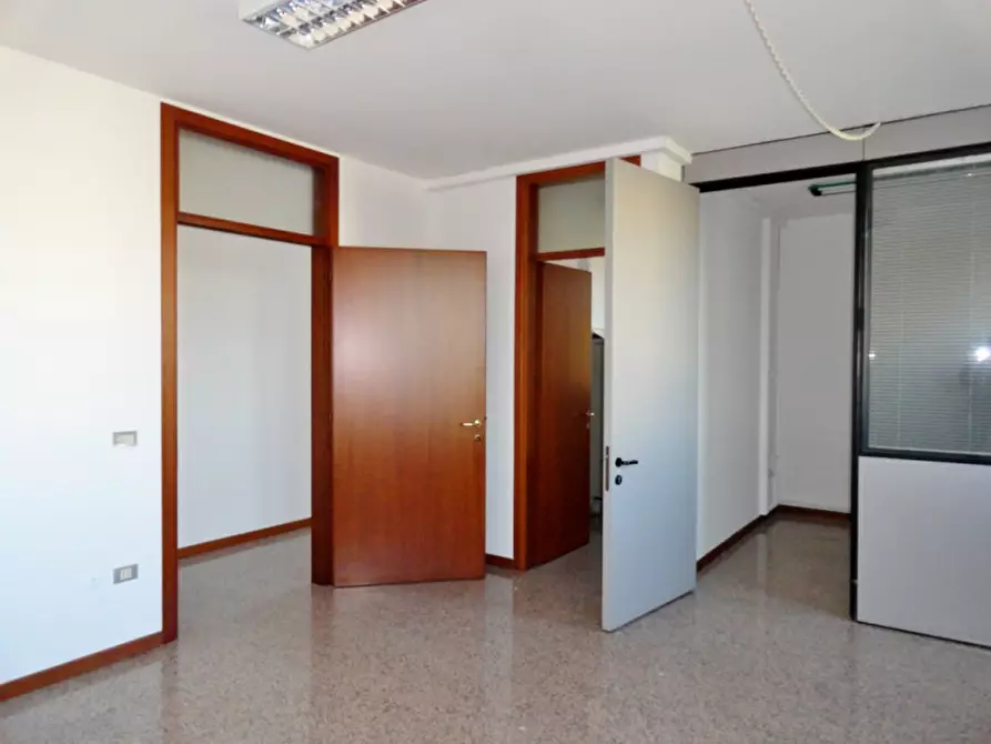 Immagine 7 di Ufficio in affitto  in Strada di Cà Balbi a Vicenza