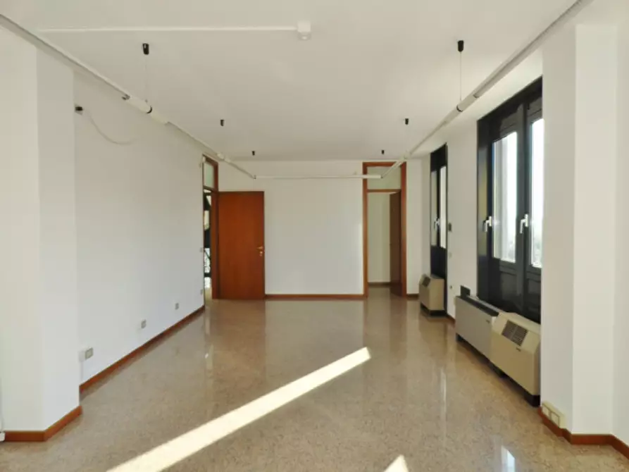 Immagine 13 di Ufficio in affitto  in Strada di Cà Balbi a Vicenza