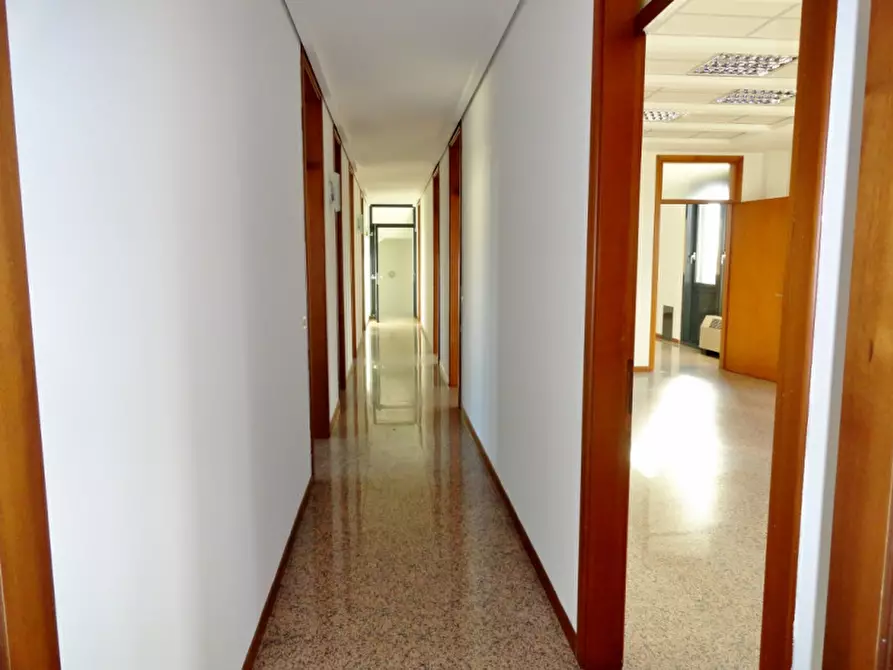 Immagine 14 di Ufficio in affitto  in Strada di Cà Balbi a Vicenza