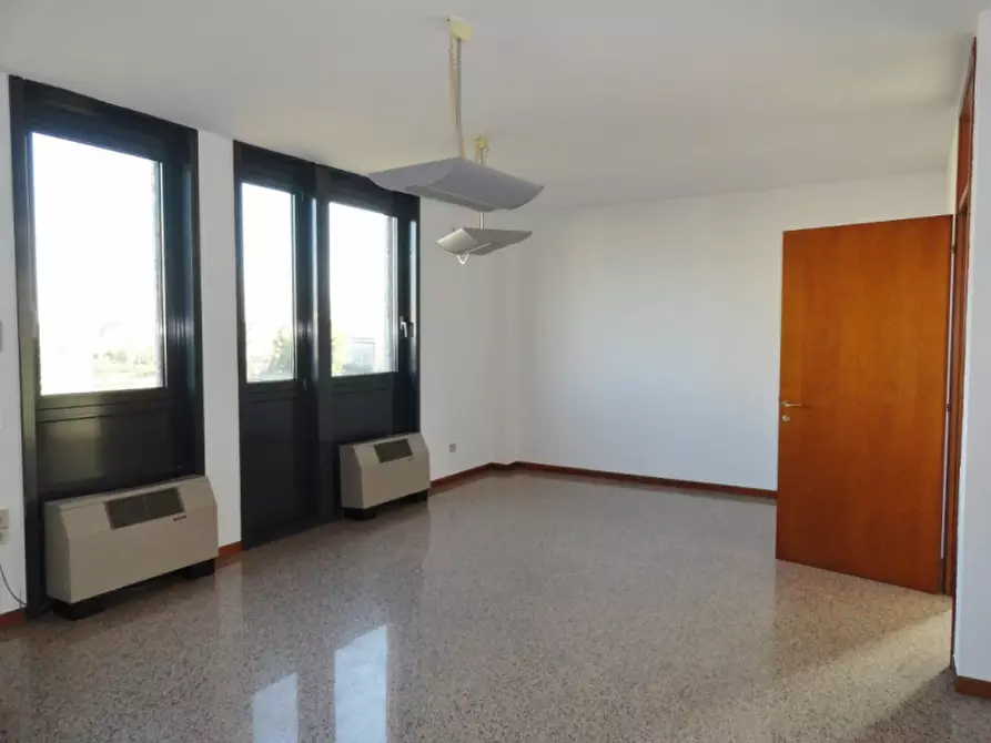 Immagine 19 di Ufficio in affitto  in Strada di Cà Balbi a Vicenza