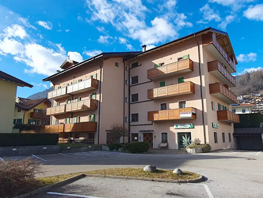 Immagine 1 di Ufficio in vendita  in Via Circonvallazione a Tione Di Trento