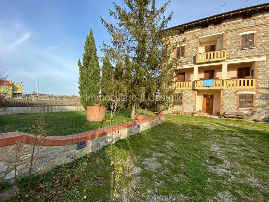 Immagine 2 di Casa indipendente in vendita  in via piemonte a Castiglione Del Lago