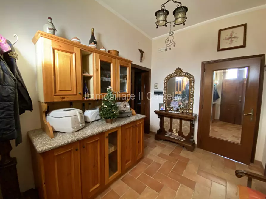 Immagine 5 di Casa indipendente in vendita  in via piemonte a Castiglione Del Lago