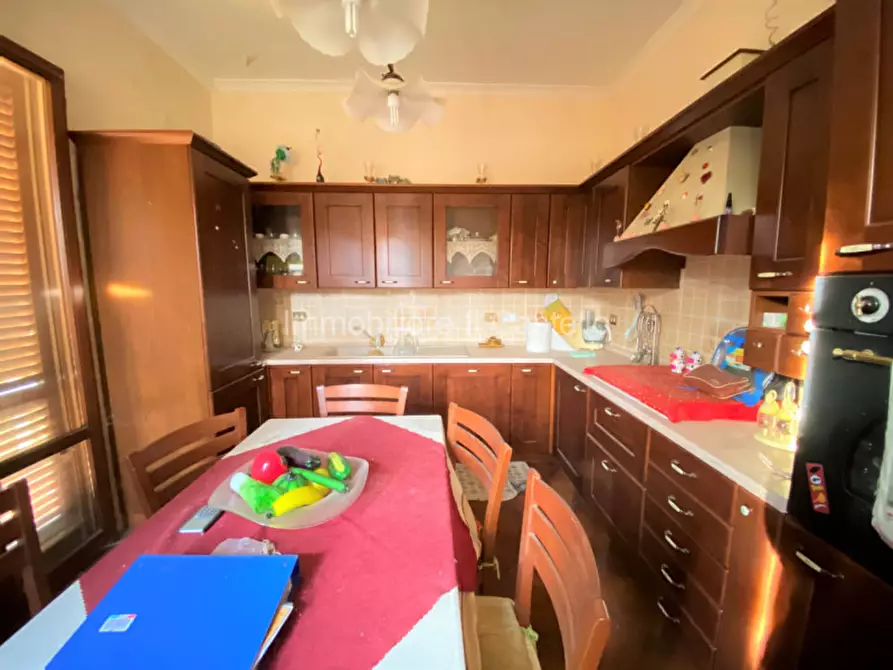 Immagine 11 di Casa indipendente in vendita  in via piemonte a Castiglione Del Lago