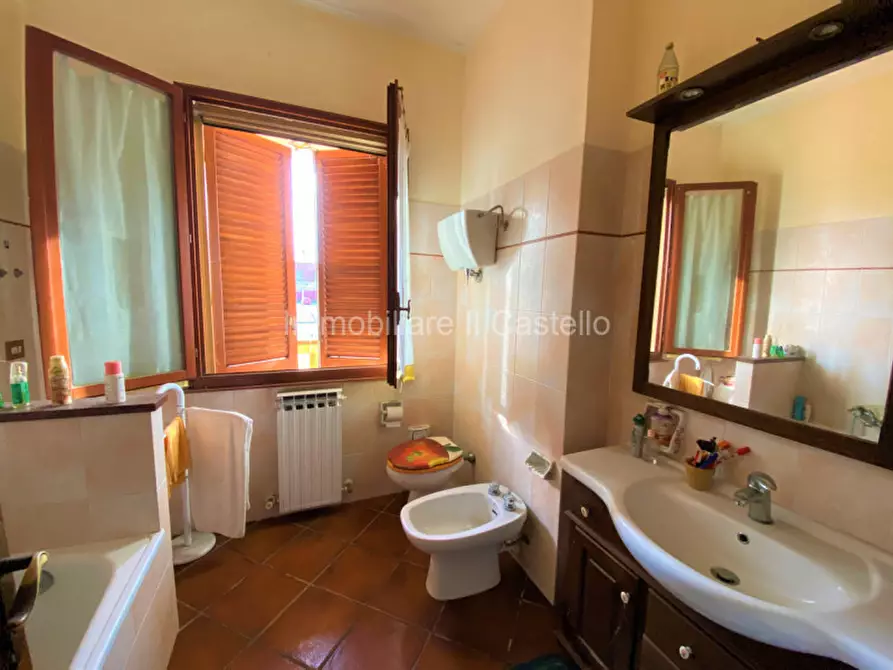 Immagine 13 di Casa indipendente in vendita  in via piemonte a Castiglione Del Lago