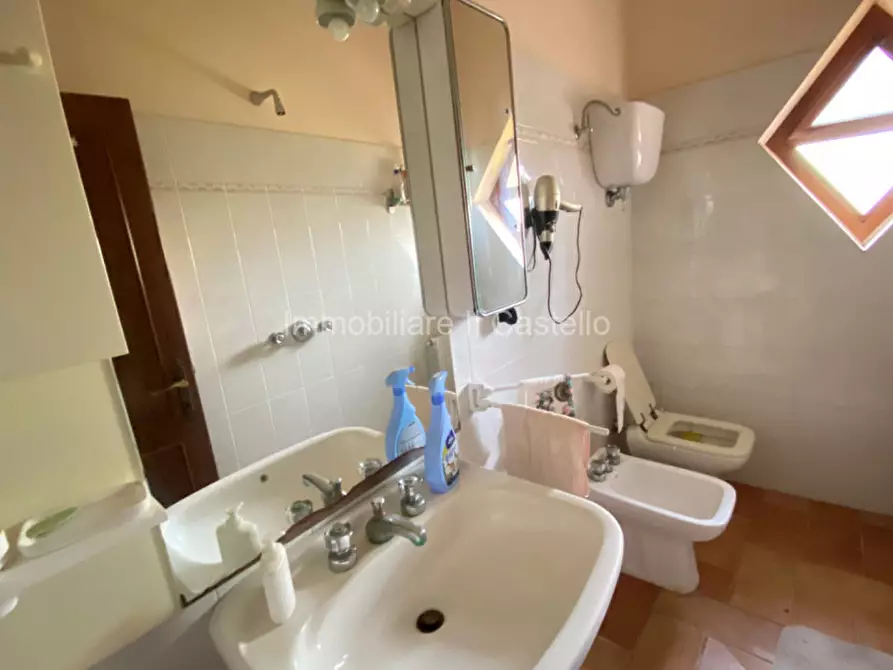 Immagine 16 di Casa indipendente in vendita  in via piemonte a Castiglione Del Lago