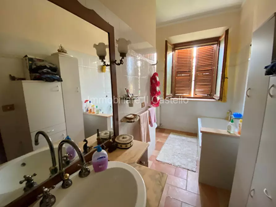 Immagine 18 di Casa indipendente in vendita  in via piemonte a Castiglione Del Lago