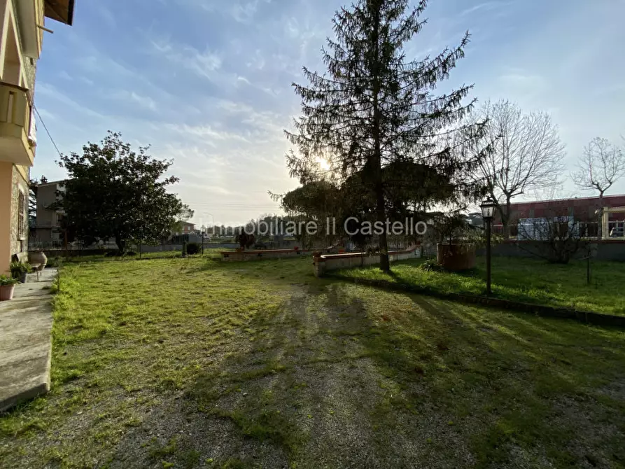 Immagine 19 di Casa indipendente in vendita  in via piemonte a Castiglione Del Lago