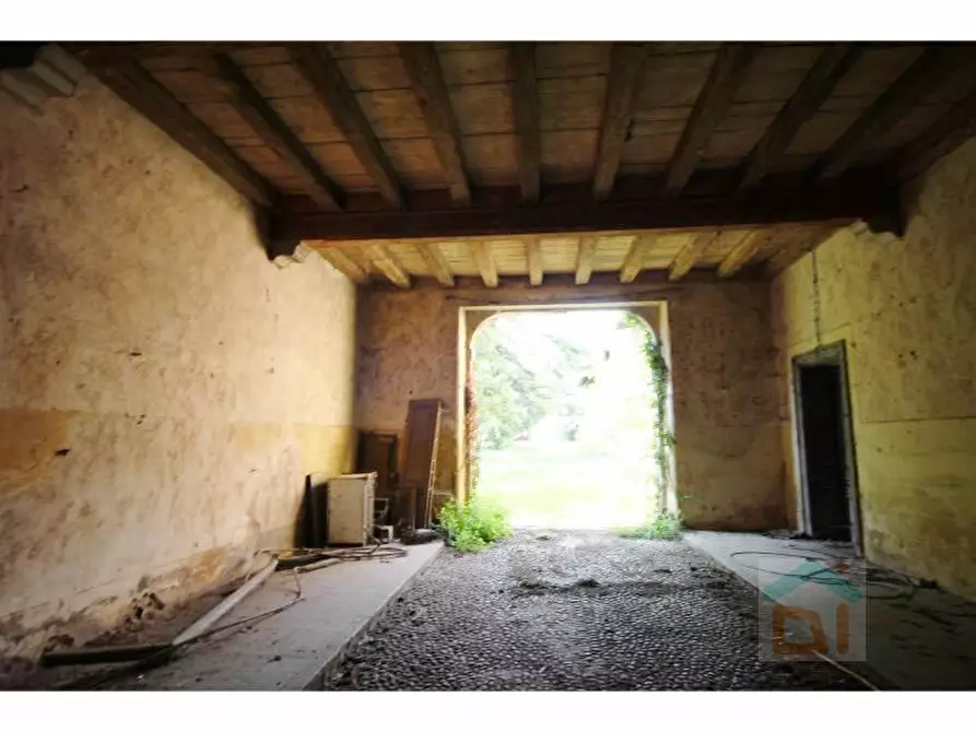 Immagine 6 di Palazzo in vendita  in via chiopris 62 a San Giovanni Al Natisone