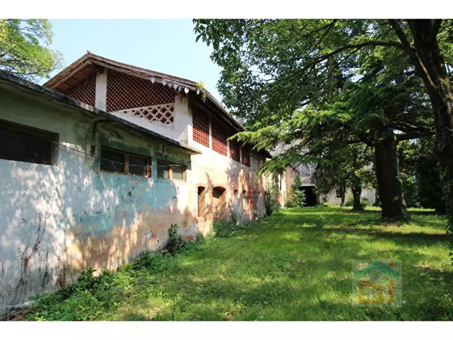 Immagine 20 di Palazzo in vendita  in via chiopris 62 a San Giovanni Al Natisone