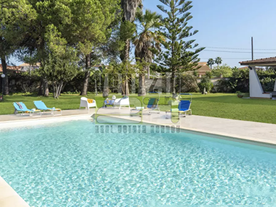 Immagine 3 di Villa in affitto  in via Lago di Como a Siracusa