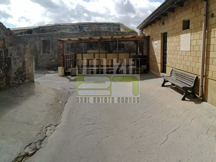 Immagine 18 di Negozio in vendita  in Tonnara a Avola