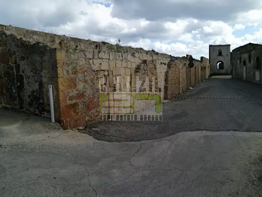 Immagine 21 di Negozio in vendita  in Tonnara a Avola