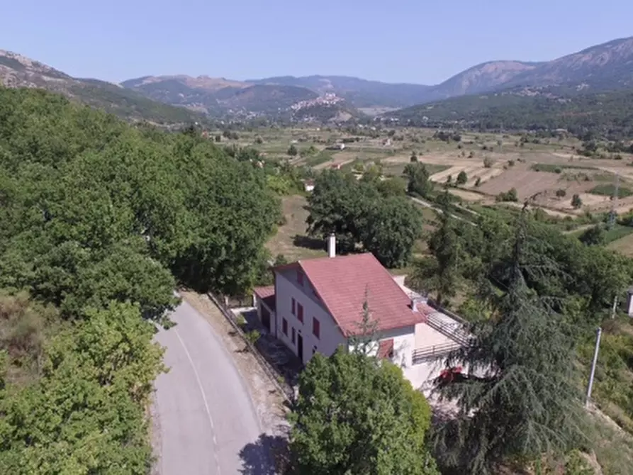 Immagine 6 di Villa in vendita  a Marsico Nuovo