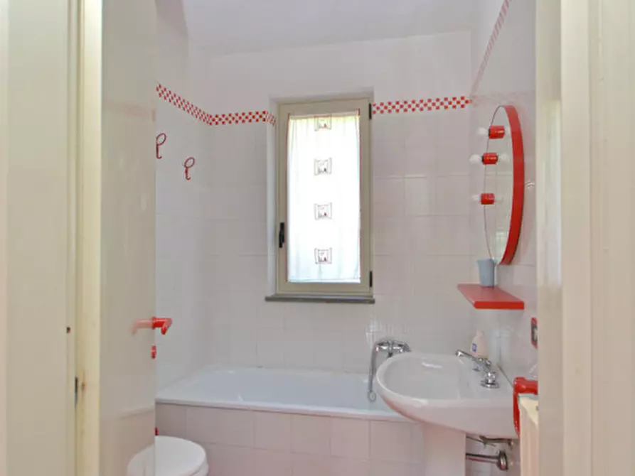 Immagine 10 di Villa in vendita  a Marsico Nuovo