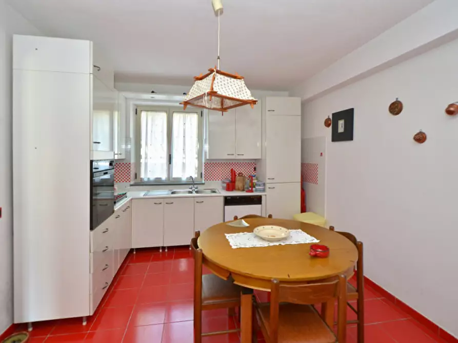 Immagine 13 di Villa in vendita  a Marsico Nuovo