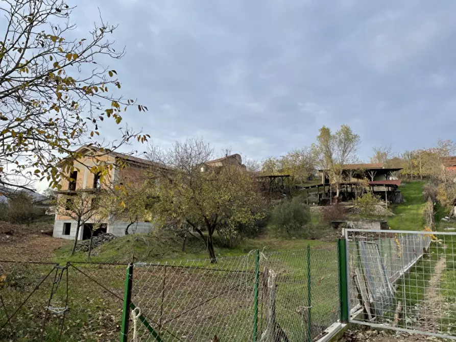 Immagine 4 di Rustico / casale in vendita  a Marsico Nuovo