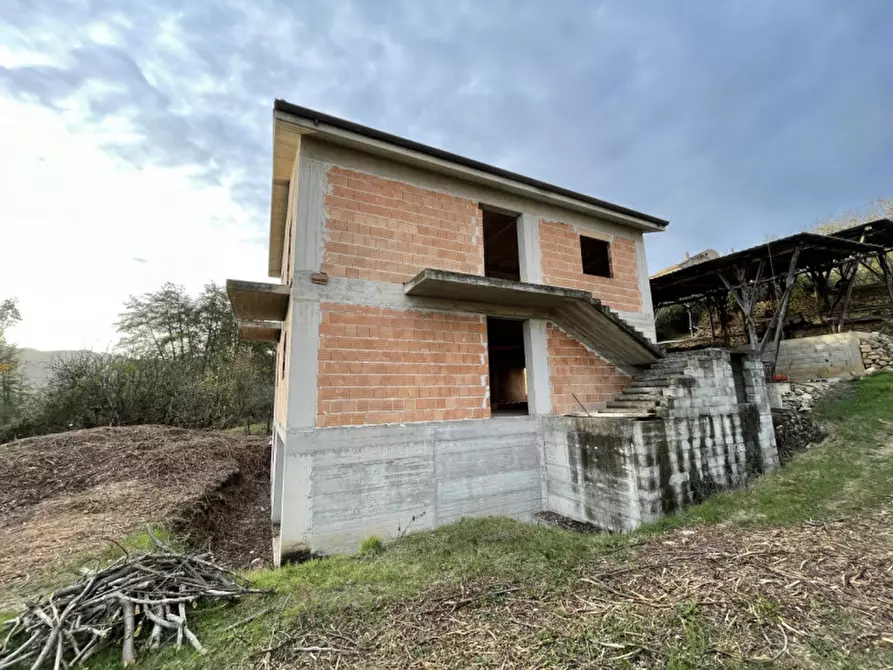 Immagine 5 di Rustico / casale in vendita  a Marsico Nuovo
