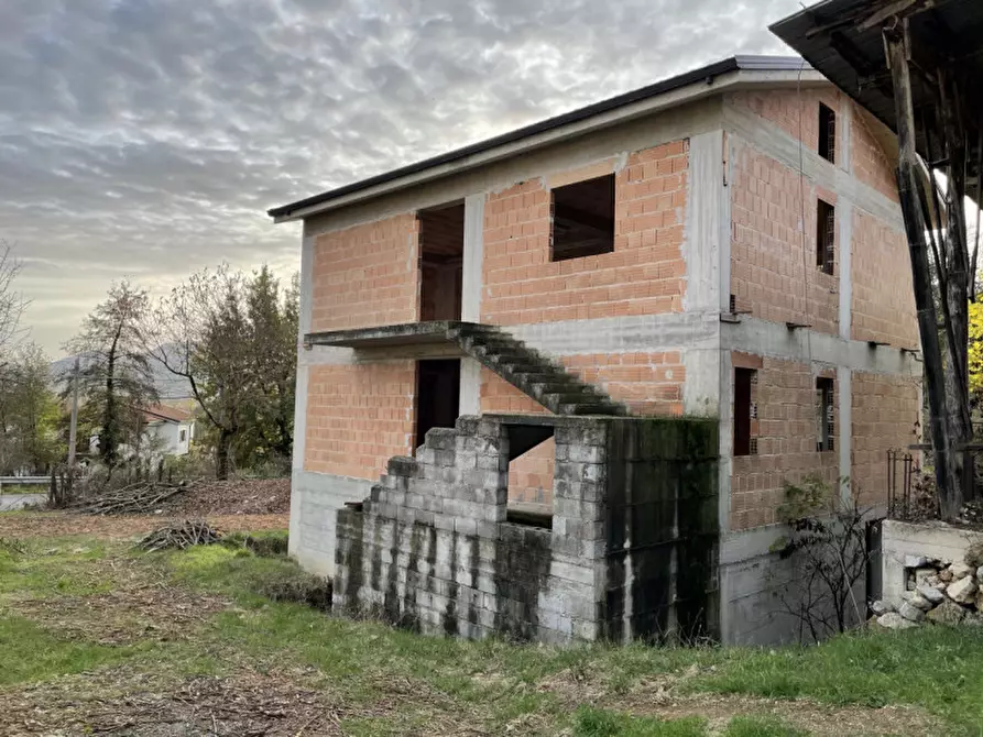 Immagine 6 di Rustico / casale in vendita  a Marsico Nuovo