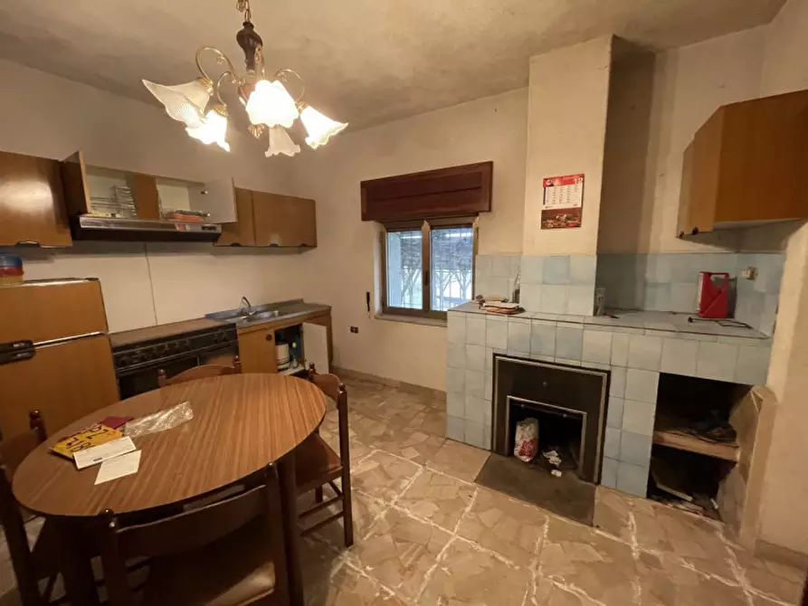 Immagine 9 di Rustico / casale in vendita  a Marsico Nuovo