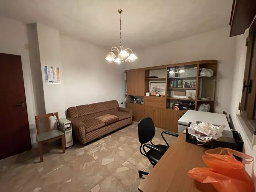 Immagine 11 di Rustico / casale in vendita  a Marsico Nuovo