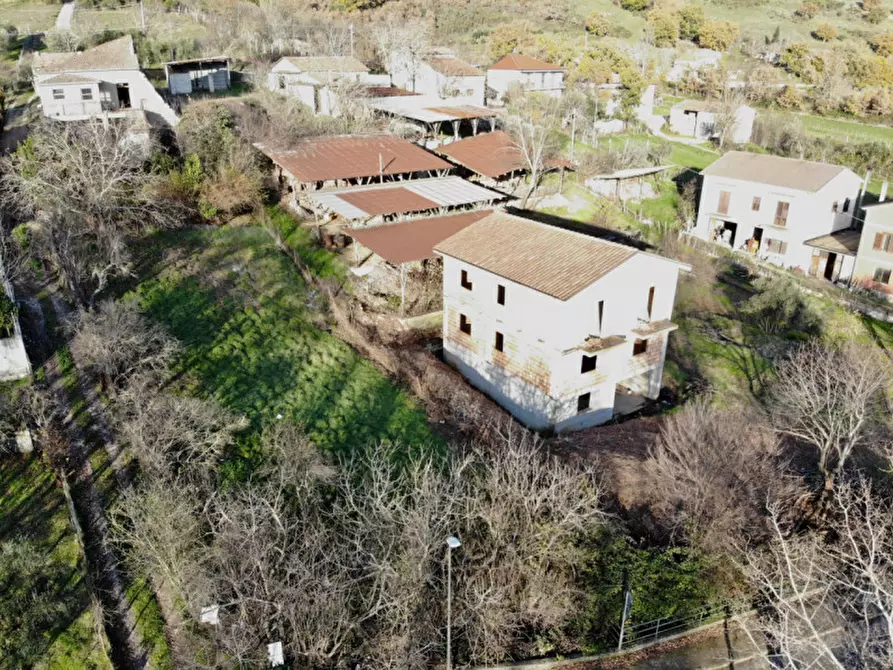 Immagine 14 di Rustico / casale in vendita  a Marsico Nuovo