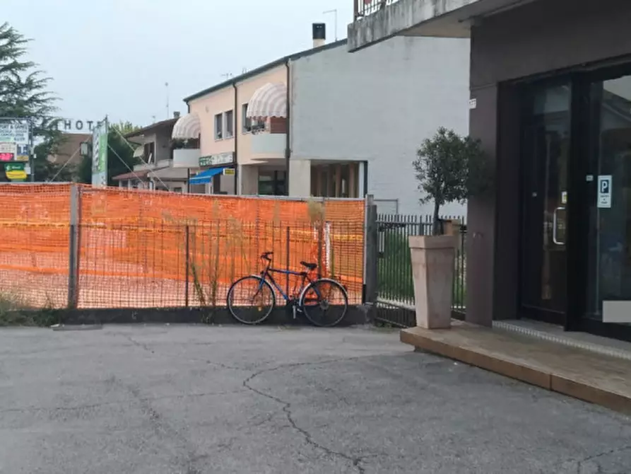 Immagine 3 di Attività commerciale in vendita  a Fiesso D'artico