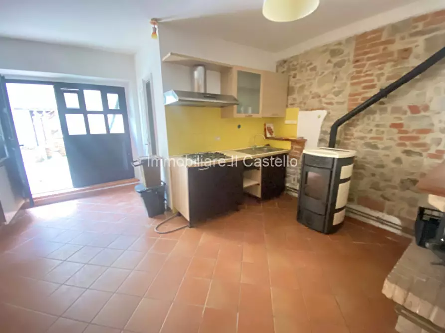 Immagine 6 di Casa bifamiliare in vendita  in Via Martiri della Libertà a Castiglione Del Lago