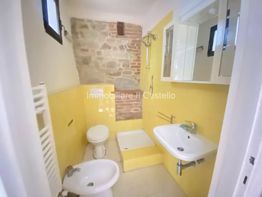 Immagine 8 di Casa bifamiliare in vendita  in Via Martiri della Libertà a Castiglione Del Lago