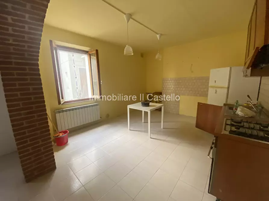 Immagine 9 di Casa bifamiliare in vendita  in Via Martiri della Libertà a Castiglione Del Lago