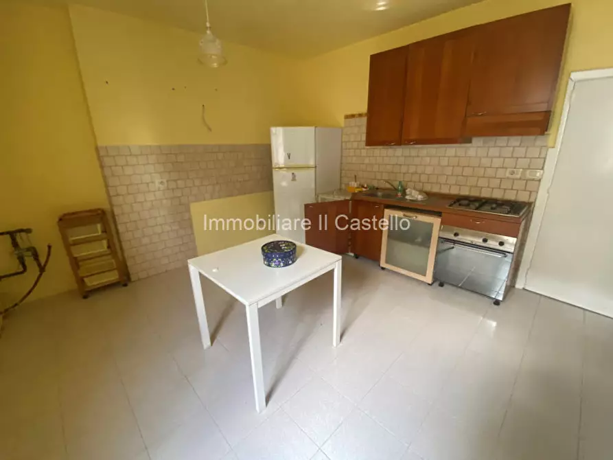 Immagine 10 di Casa bifamiliare in vendita  in Via Martiri della Libertà a Castiglione Del Lago