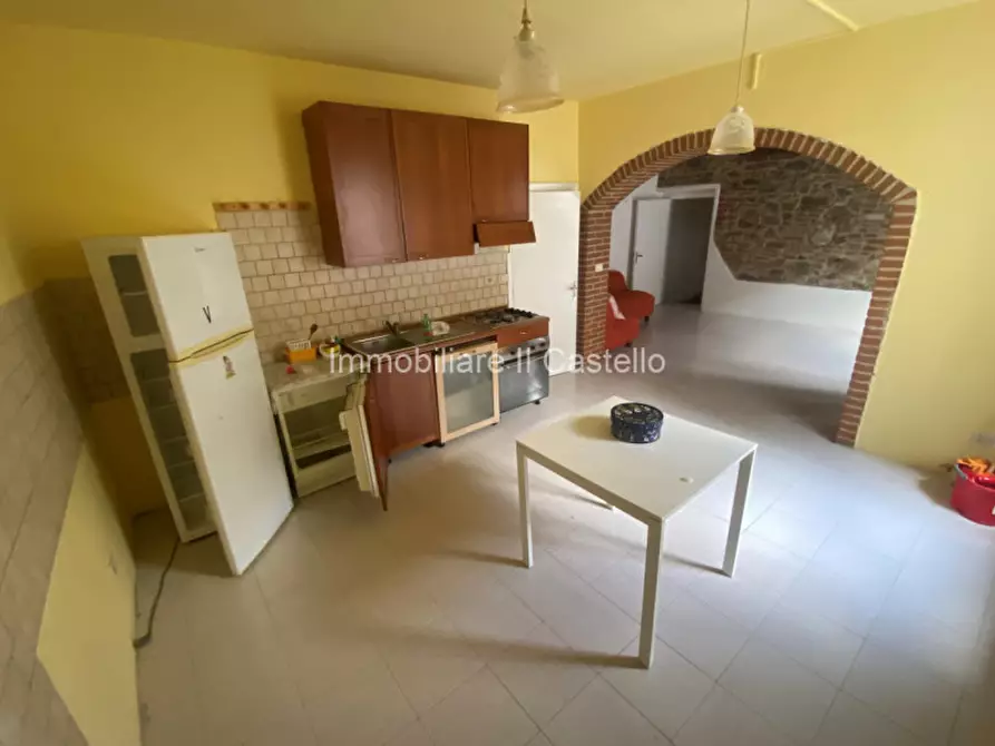 Immagine 12 di Casa bifamiliare in vendita  in Via Martiri della Libertà a Castiglione Del Lago