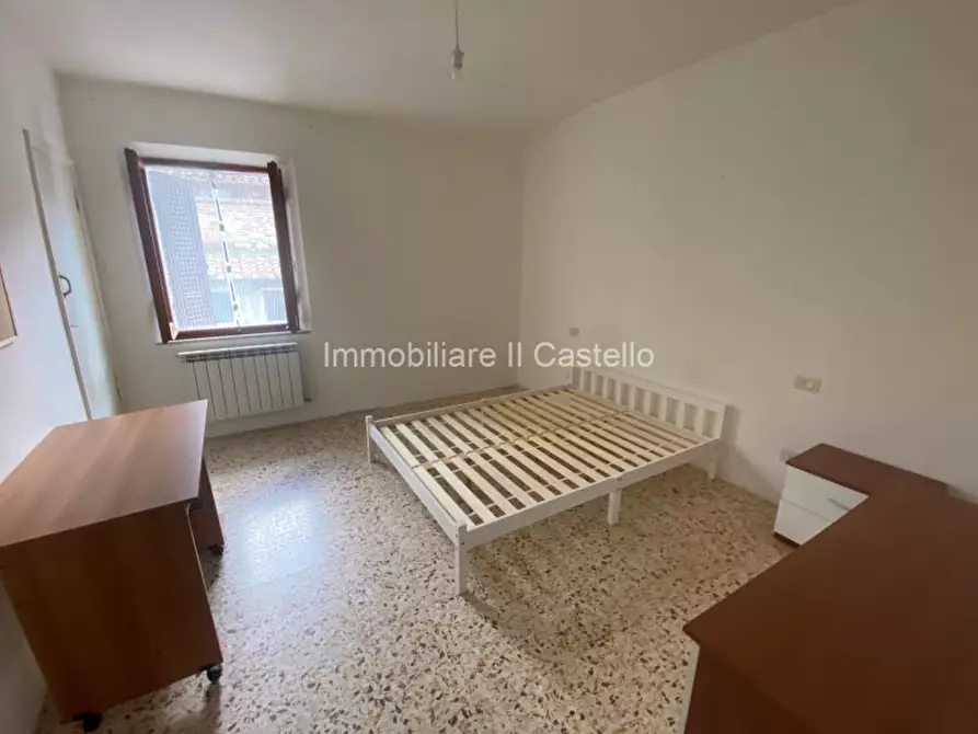 Immagine 25 di Casa bifamiliare in vendita  in Via Martiri della Libertà a Castiglione Del Lago